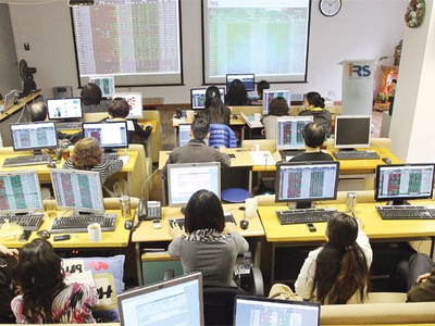 Nhiễu thông tin, TTCK giảm mạnh